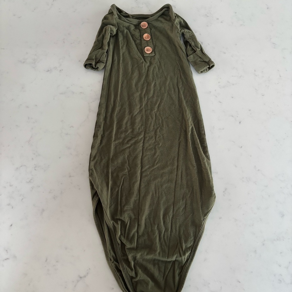 Caden Lane Infant Knotted Gown‎ Size 0-3m